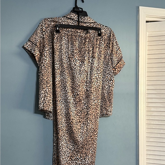 SELLING JOYSPUN PAJAMAS FOR WOMEN SIZE XL NWT SHORT SLEEVE - Picture 1 of 13